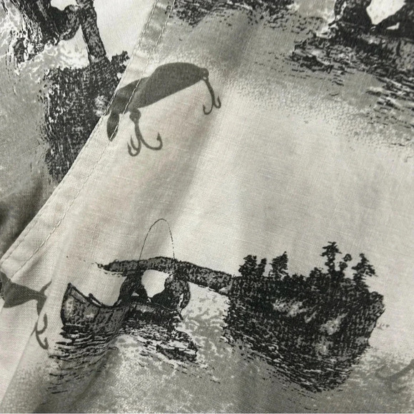 Woolrich Mens L White Grey Button Down Shirt Canoe Fishing Lures Pattern‎ - Picture 8 of 8